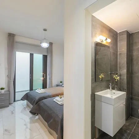 Andromeda, Sea Caves * Peyia