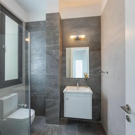 Villa Andromeda, Sea Caves Peyia