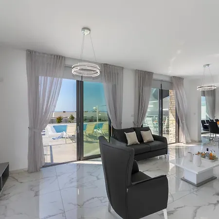 Andromeda, Sea Caves Villa *