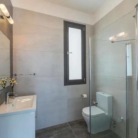 Vila Andromeda, Sea Caves *