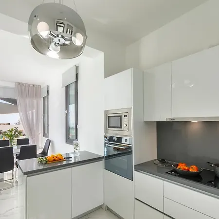 Vila Andromeda, Sea Caves Pegeia