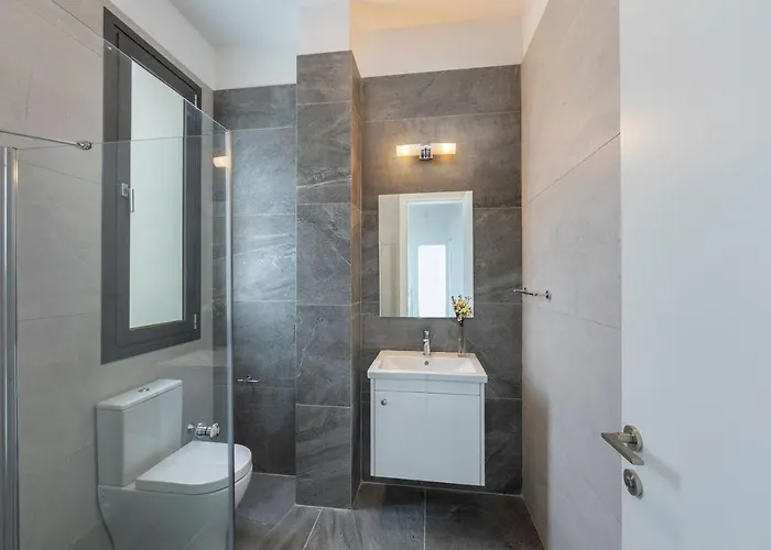 Villa Andromeda, Sea Caves Peyia