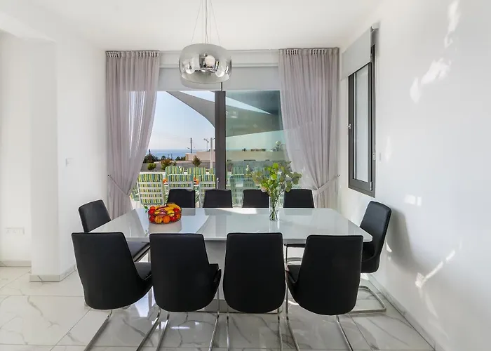 Andromeda, Sea Caves Villa *